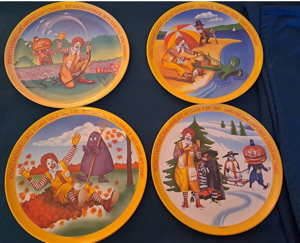Complete Vintage 1977 McDonalds Lexington Four Seasons 10" Plastic Plate Set Lot